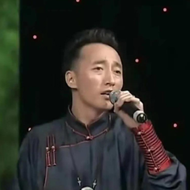 音乐老师——呼斯乐巴雅尔